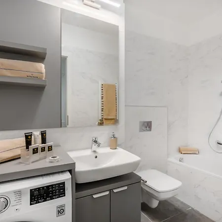 Elisabeth Downtown By Firsthost