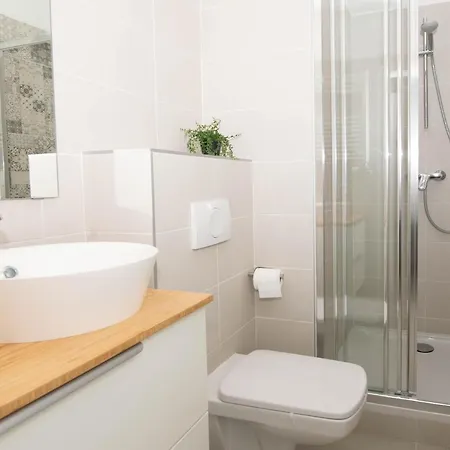 Elisabeth Downtown By Firsthost *