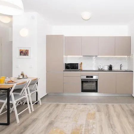 Elisabeth Downtown By Firsthost *