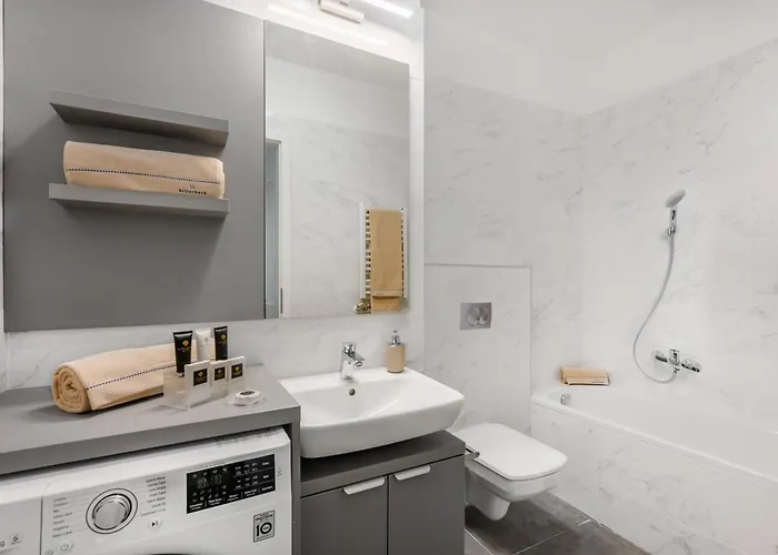 Elisabeth Downtown By Firsthost