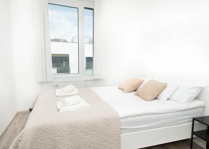 Elisabeth Downtown By Firsthost