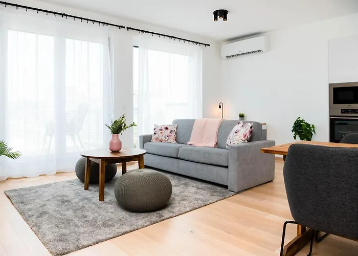 Elisabeth Downtown By Firsthost *