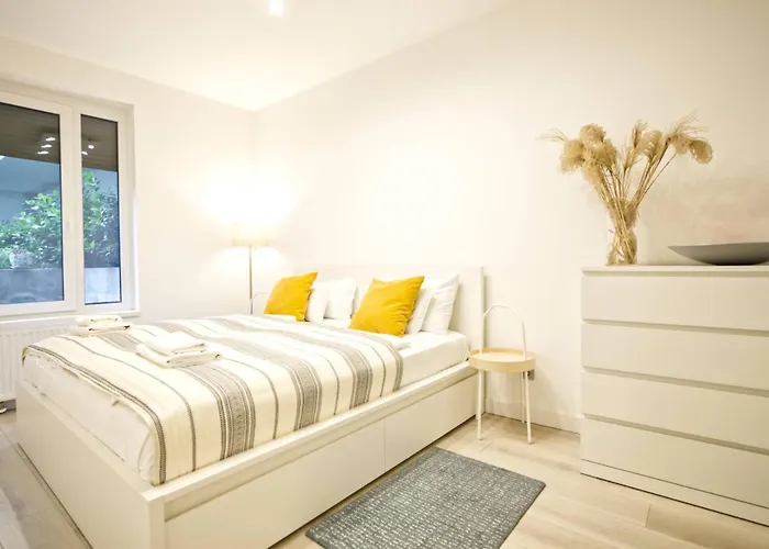 Elisabeth Downtown By Firsthost *