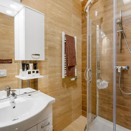 Elisabeth Downtown By Firsthost Apartment